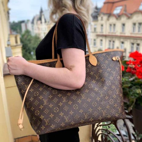 Louis Vuitton Handbags - Authentic LOUIS VUITTON Neverfull GM MonogRAM
